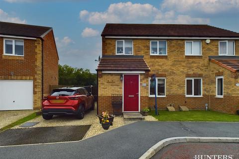 3 bedroom semi-detached house for sale - Dewhirst Close, Leadgate, Consett