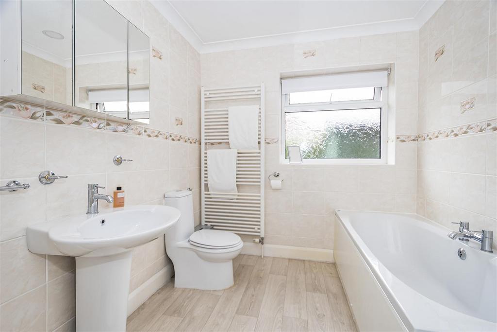 6 Angus Drive11.jpg