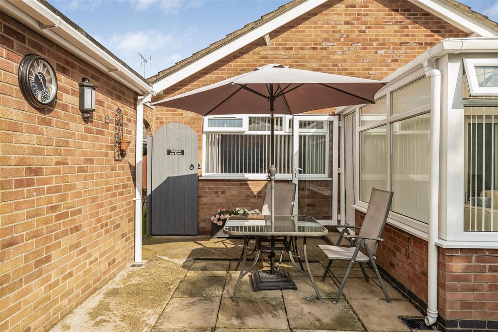 6 Angus Drive Externals8.jpg