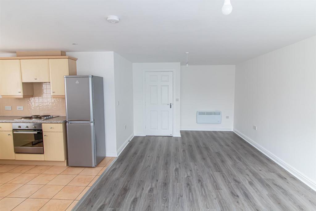 Edison Way, Arnold, Nottingham 2 bed apartment £800 pcm (£185 pw)