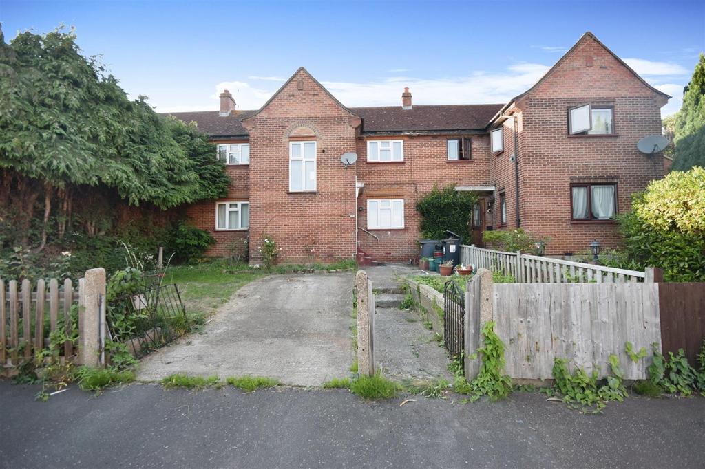 Almond Grove, Brentford 3 bed terraced house for sale £550,000