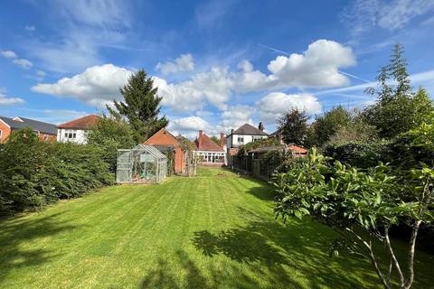 2 bedroom detached bungalow for sale, Teign Bank Road, Hinckley