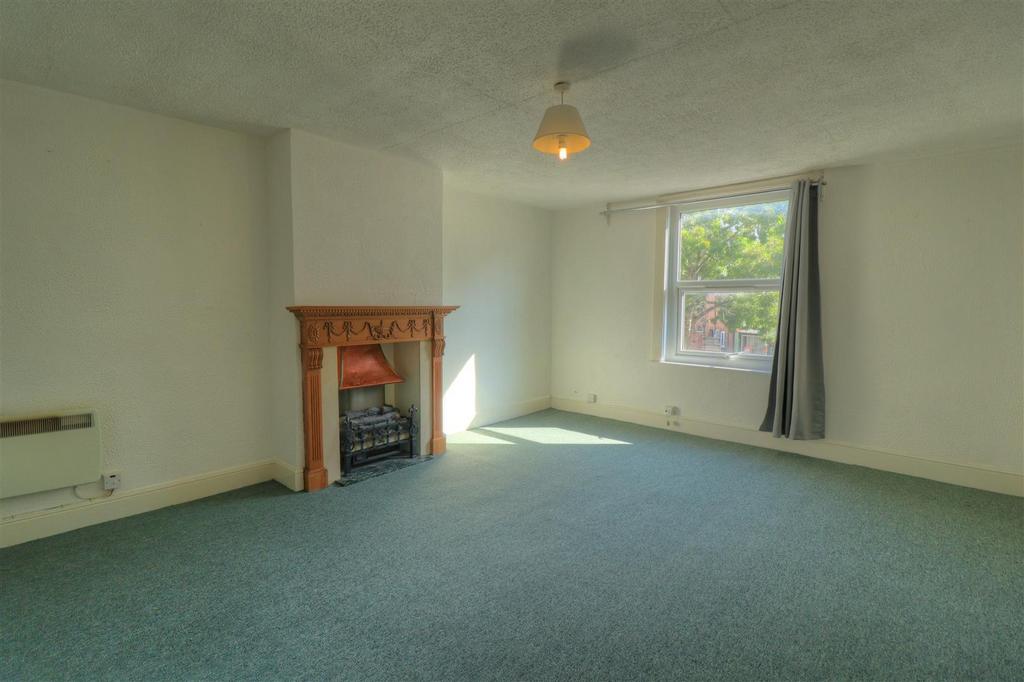 Living Room/Bedroom