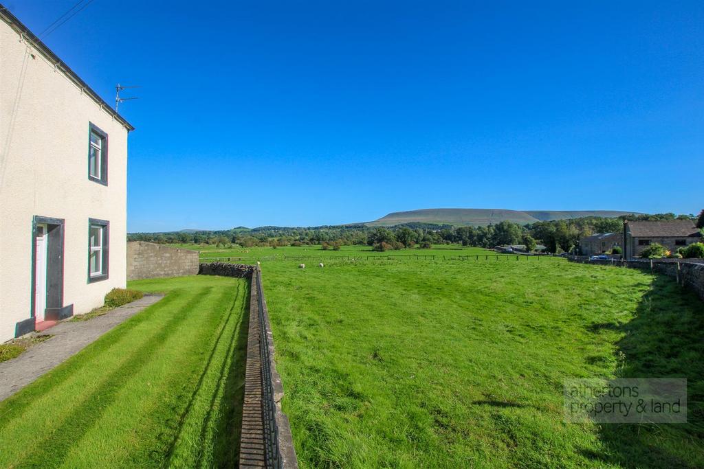 Brow Bottom, Grindleton, Ribble Valley 3 bed farm house for sale £750,000
