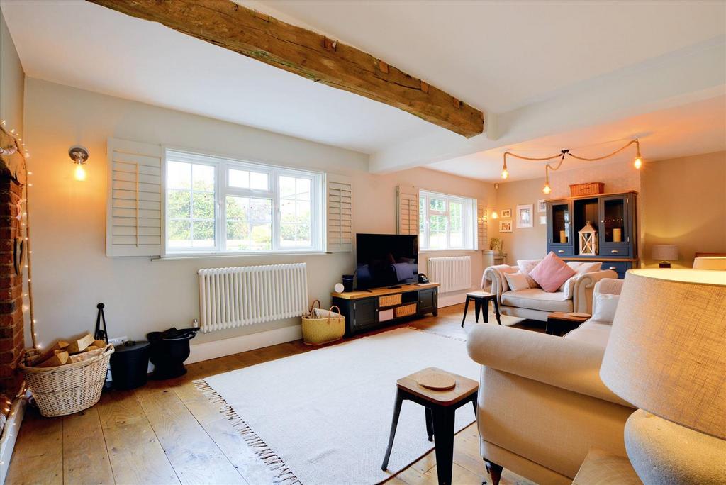 Lounge/Sitting Room