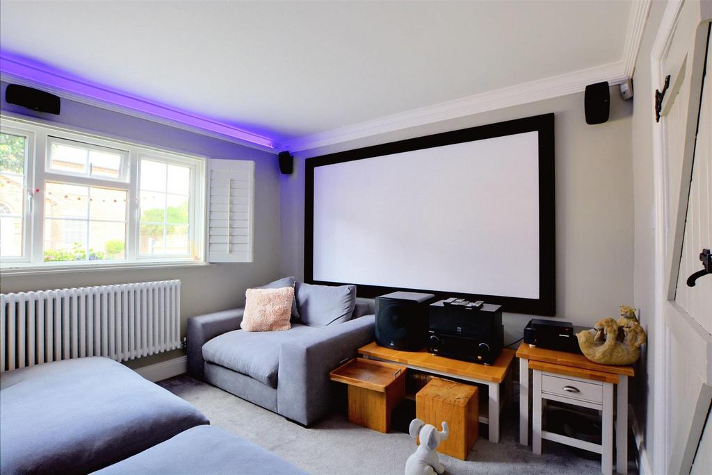 Sitting/Cinema Room
