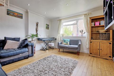 4 bedroom end of terrace house for sale - Amwell Road, Cambridge