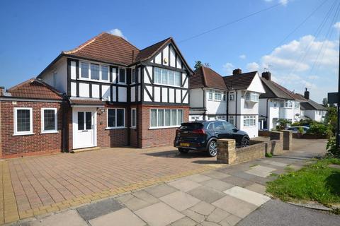 4 bedroom detached house for sale - Uxendon Crescent, Wembley