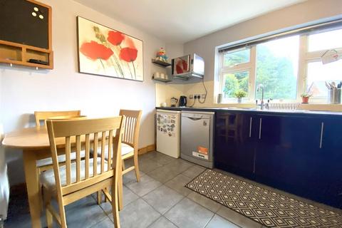 14 Birch Grove, Ruyton Xi Towns, Shrewsbury, SY4 1LH