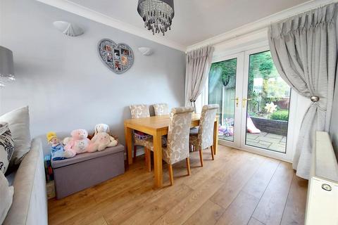 18 Bala Close, Stourport-on-severn, DY13 8JJ