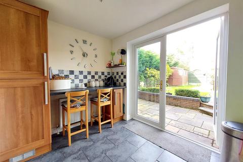 18 Bala Close, Stourport-on-severn, DY13 8JJ