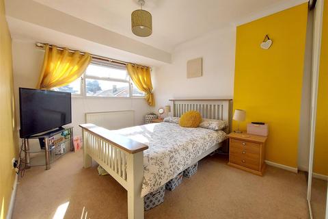 18 Bala Close, Stourport-on-severn, DY13 8JJ