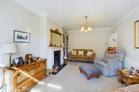 66 Farm Fields, South Croydon, CR2 0HP