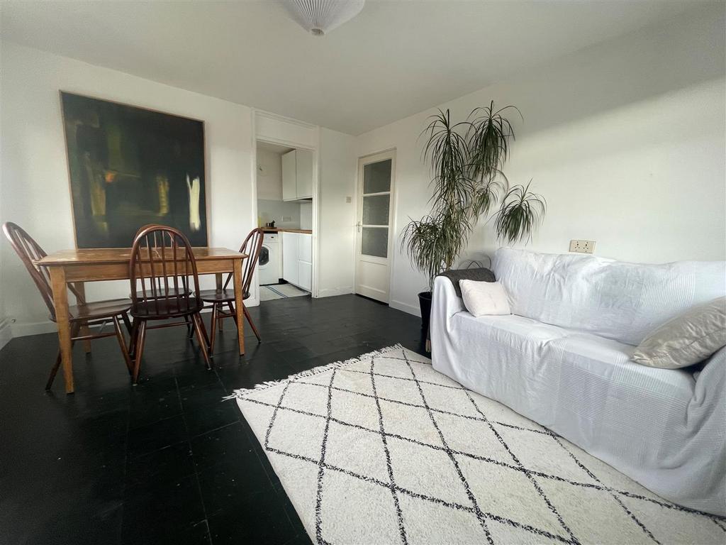 Wellington Road, Brighton BN2 1 bed flat for sale £190,000
