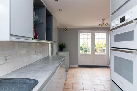 12 Avondale, Cotgrave, Nottingham, NG12 3LR