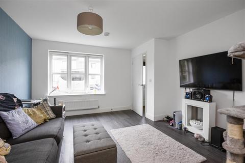 3 bedroom terraced house for sale - 38 Lady Campbells Court, Dunfermline, KY12 0LJ