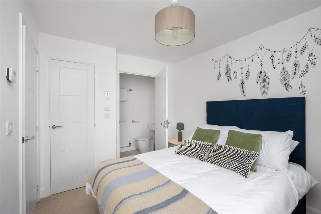 38 Lady Campbells Court 15.jpg