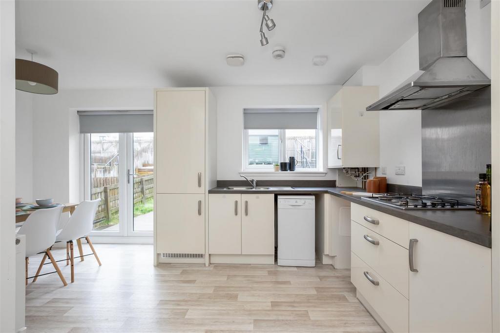 38 Lady Campbells Court 8.jpg