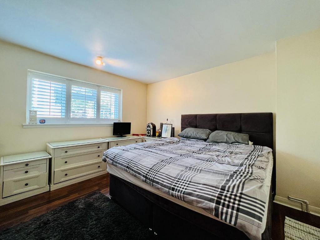 Bedroom 1.jpeg