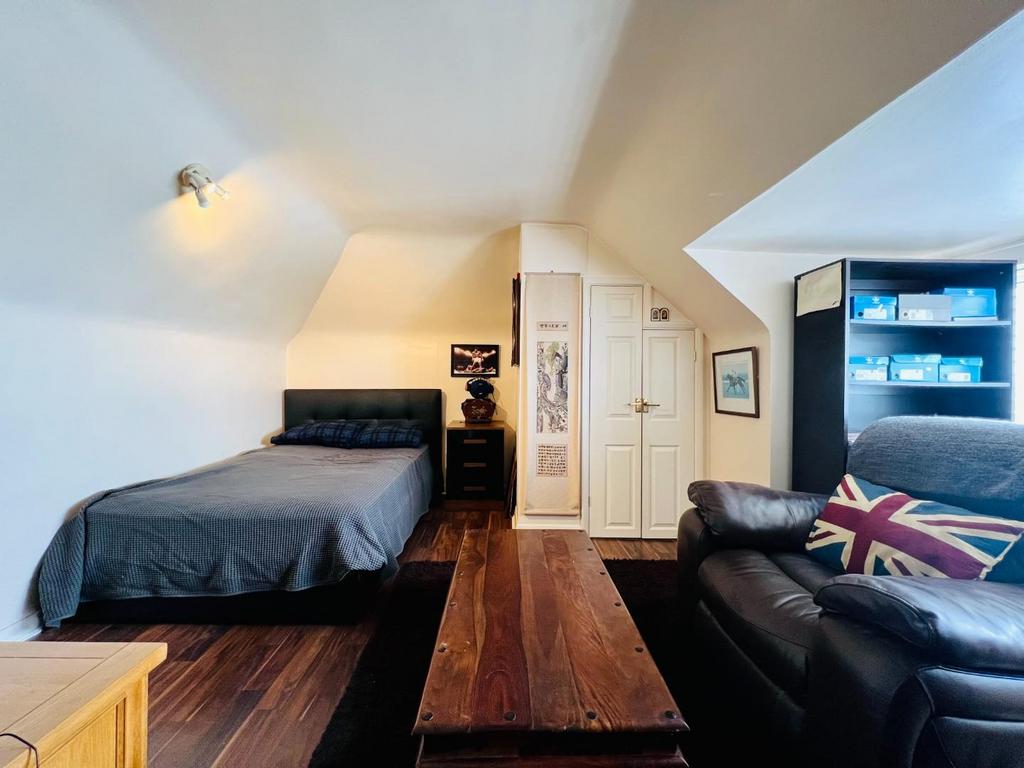 Bedroom 2.jpeg
