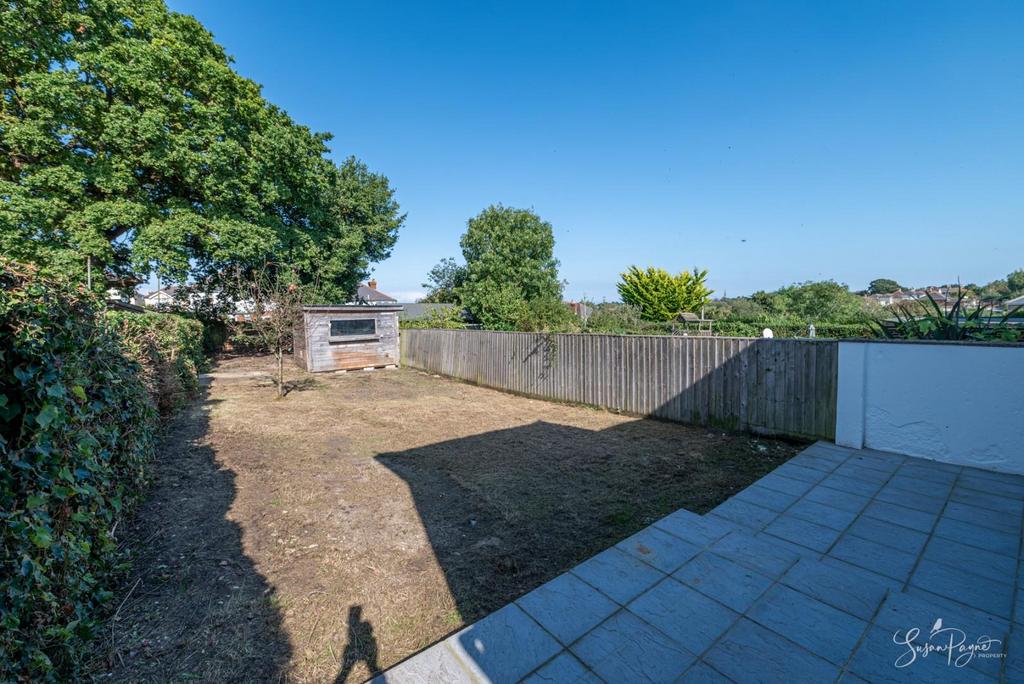 Kings Road, Ryde 3 bed semi-detached house - £330,000