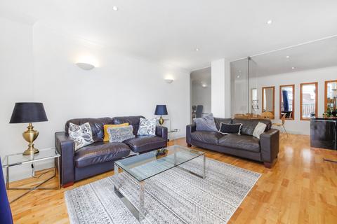 3 bedroom apartment to rent, Aria House, WC2B