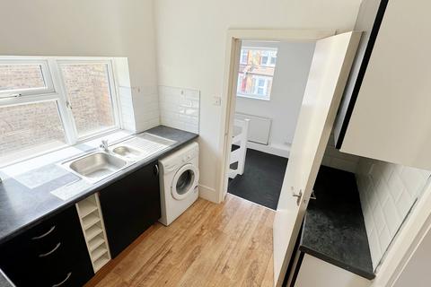 1 bedroom flat to rent - Church Lane, London N9