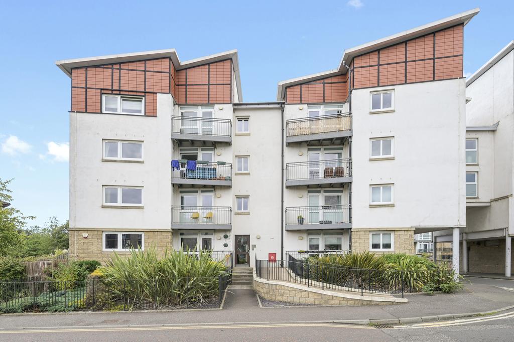 1, Flat 15, Allanfield Place, Edinburgh, EH7 5AG 2 bed flat for sale