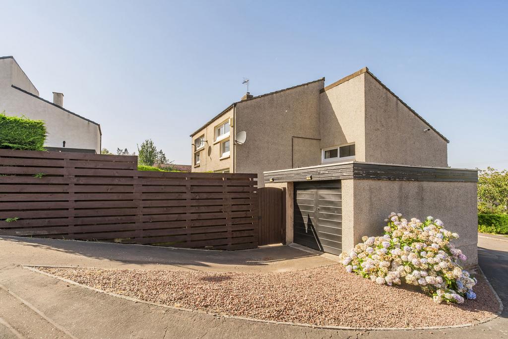 35 Bankpark Crescent, Tranent, EH33 1AS 3 bed semidetached house for