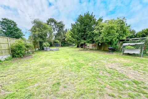 undefined, Wraysbury, Berkshire