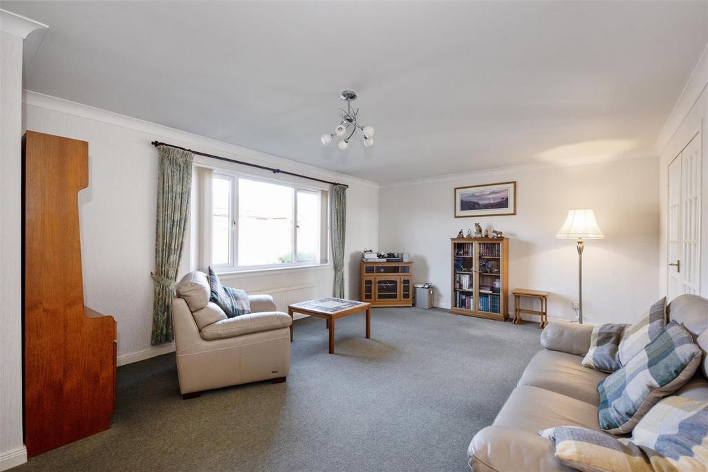 10 Arlick Road, Kelty, KY4 0BH 3 bed detached bungalow £235,000