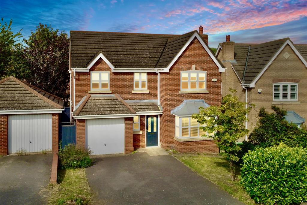 Langford Gardens, Grantham 4 bed detached house for sale £350,000