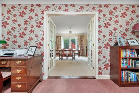 56 Barrowby Gate, Grantham, NG31 7LT