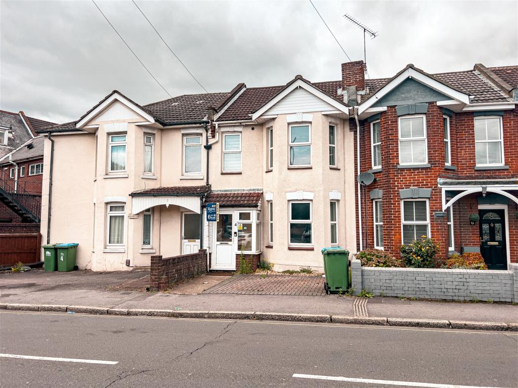 Anglesea Road, Southampton SO15 3 bed terraced house £325,000
