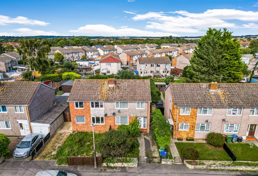Braemor Road, Calne, Wiltshire 3 bed semidetached house for sale £