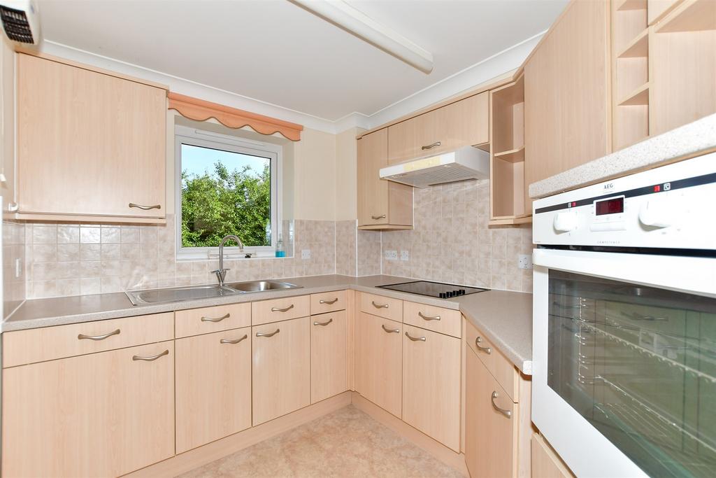 Stanley Road, Folkestone, Kent 1 bed apartment for sale £50,000