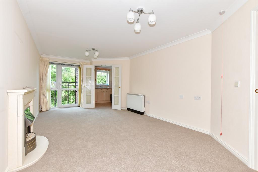 Stanley Road, Folkestone, Kent 1 bed apartment for sale £40,000