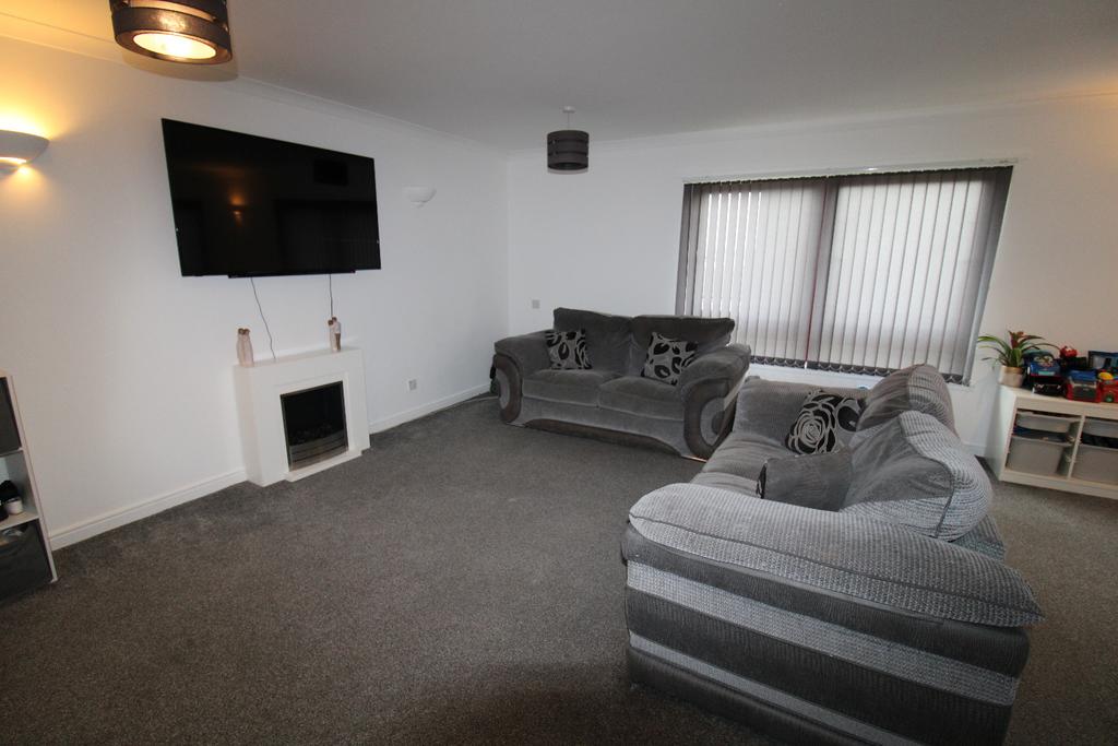 Abercorn Street, Dundee, DD4 2 bed flat £750 pcm (£173 pw)