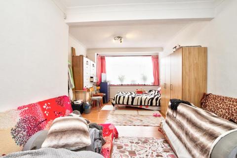 5 bedroom end of terrace house for sale - Cotman Gardens, Edgware, HA8 5TQ