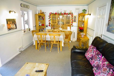 4 Thornbank Close, Staines-upon-thames, TW19 6AL