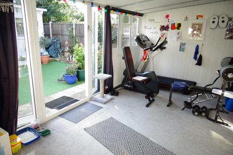 4 Thornbank Close, Staines-upon-thames, TW19 6AL