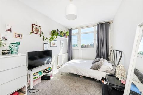 2 bedroom flat for sale - Colson Way, Furzedown, SW16
