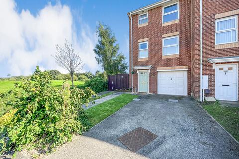 4 bedroom townhouse for sale - Douglas Way, Murton, Seaham, Durham, SR7 9HX