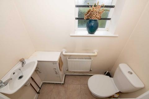 4 bedroom semi-detached house for sale, Leicester Road, Salford