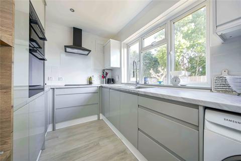 27 Bargate Close, New Malden, KT3 6BG