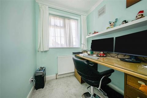 27 Bargate Close, New Malden, KT3 6BG