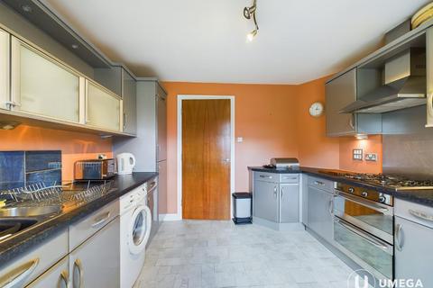 2 bedroom flat to rent, Pilrig Heights, Pilrig, Edinburgh, EH6