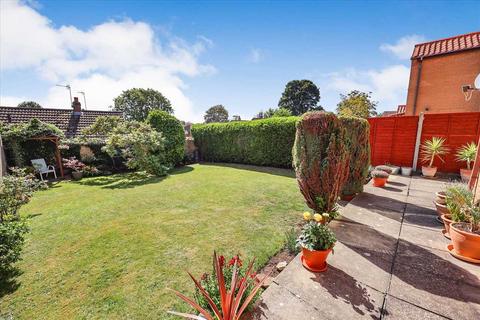 3 bedroom link detached house for sale, Fosters Close, Navenby