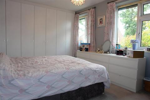 11 Tanners Fold, Oldham, OL8 2NN
