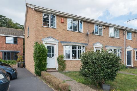 3 bedroom end of terrace house for sale - Earlsmead Crescent, Cliffsend, CT12